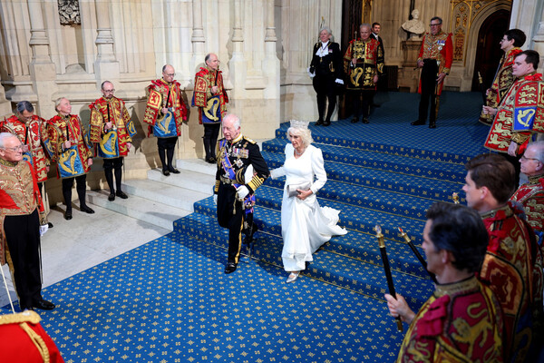 Rey Carlos III anunció la llegada de un nuevo integrante a la Familia Real Británica - 1000 Noticias