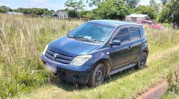 Hallan auto utilizado para asalto a casa de cubiertas de Ypané - Noticiero Paraguay