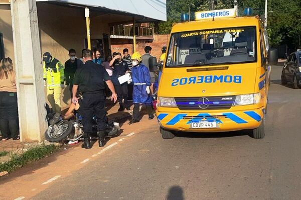 Motociclista muere tras choque contra columna de la ANDE •