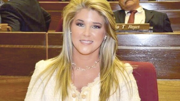 Escándalo por impuesto inmobiliario: Cynthia Tarragó fue demanda por su ex
