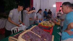 Expo Frutas en La Colmena: falta de sistema de regadío y tecnología impidieron mejorar la producción - Nacionales - ABC Color
