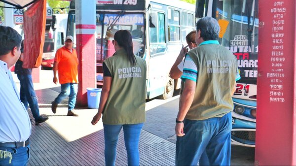 En la Terminal funcionarios denuncian que aún no cobran aguinaldo - 1000 Noticias