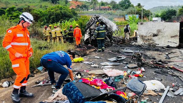 Mueren al menos 22 personas en un accidente de autobús en Brasil
