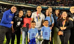 Wilder Viera festejó con su cuñado Alfio Oviedo el campeonato del Bolívar