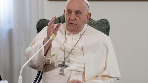 El Papa rezará el ángelus desde su residencia este domingo debido a un cuadro gripal