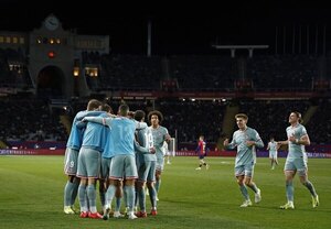 Versus / El Atlético de Madrid amarga al Barcelona y le arrebata el liderato