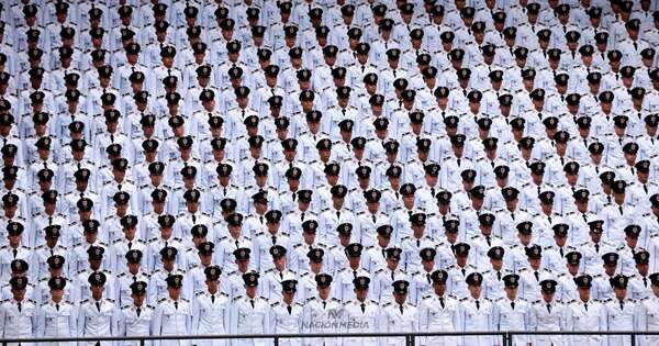 La Nación / Egreso de 5.000 policías en el SND Arena - OJO Galería