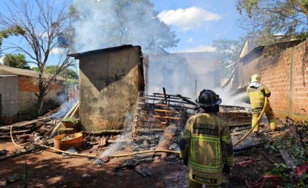 Cortocircuito causó incendio de una vivienda