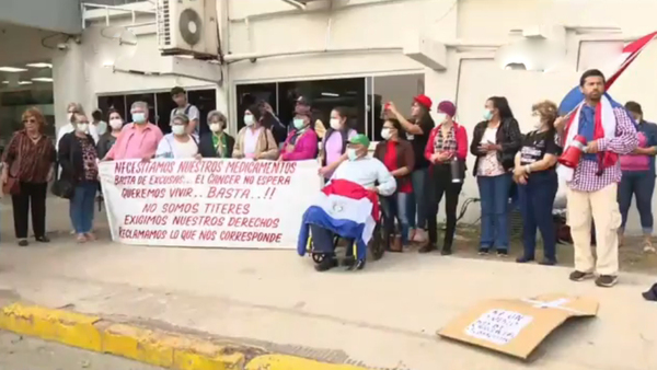 Posible propuesta sobre medicamentos de IPS causa revuelo - SNT