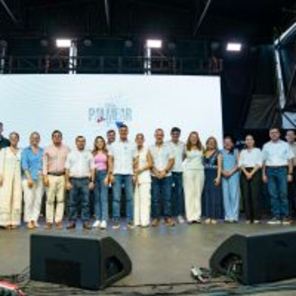 El presidente Santiago Peña y Primera Dama celebran cierre de la Feria Palmear 2024 con la creación de la Comisión “Asunción 500 años” :: Presidencia de la República del Paraguay