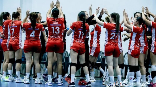 Cerro e Internacional repiten triunfos y definirán la copa República de handball