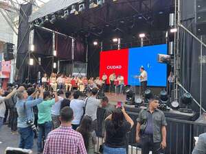 Video: Peña cierra ciclo de feria Palmear ante un escaso público en el centro de Asunción - Nacionales - ABC Color