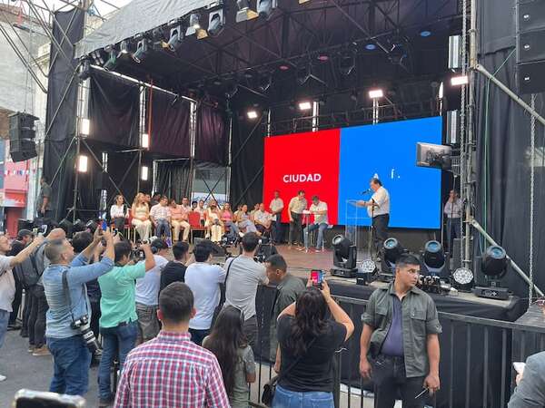 Video: Peña cierra ciclo de feria Palmear ante un escaso público en el centro de Asunción - Nacionales - ABC Color