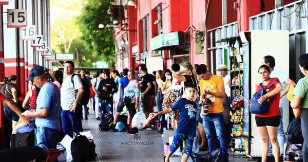 La Nación / La Terminal se moviliza por Navidad - OJO Galería