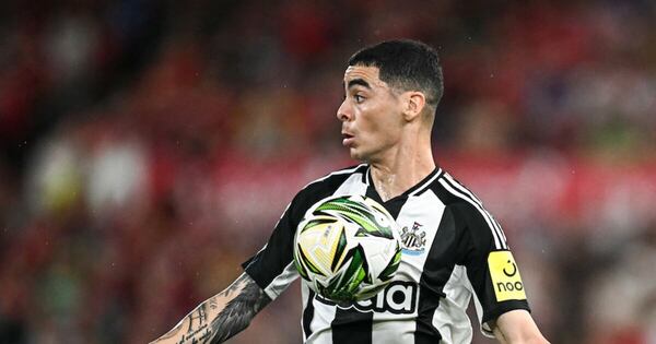 La Nación / Paliza de Newcastle con Miguel Almirón