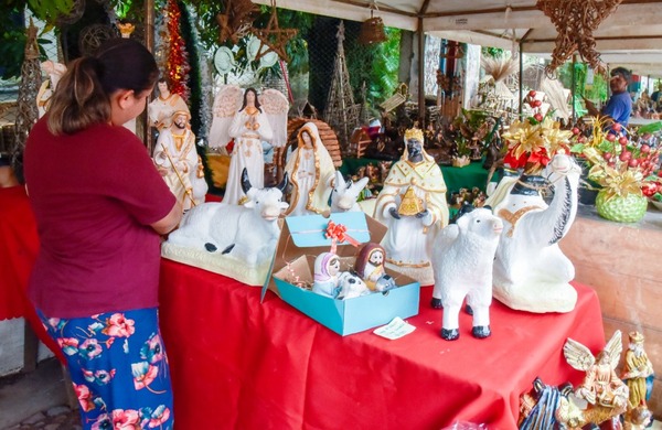A precios de remate, feriantes cierran la Expo Pesebre 2024 •