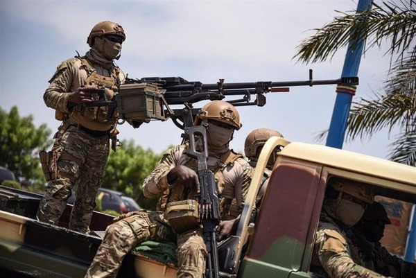 Ataque terrorista deja 25 civiles muertos en Mali - 1000 Noticias