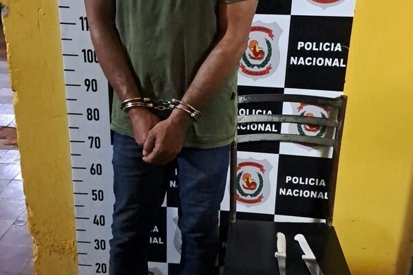 Se negó a darle la tarjeta de crédito y terminó siendo golpeada