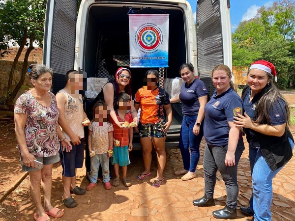 Mujeres privadas de libertad elaboraron y donaron 850 roscas navideñas a poblaciones vulnerables - 1000 Noticias