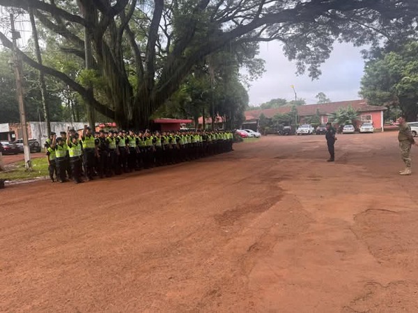 Alto Paraná incorporó unos 103 nuevos oficiales de la Policía Nacional - trece