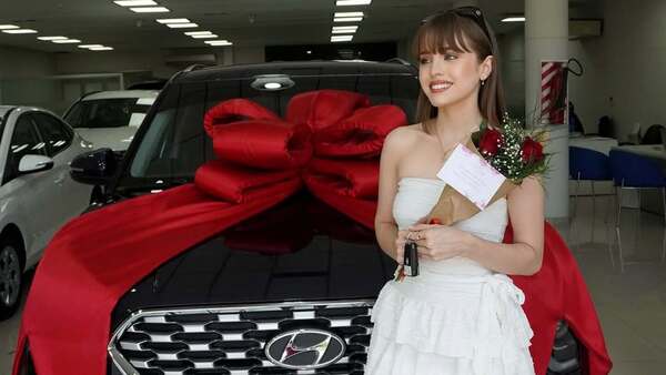 Gaby Ovelar compró una camioneta que costaría G. 250 millones