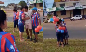 Versus / ¡El emotivo recibimiento a Diego León en su ciudad natal!