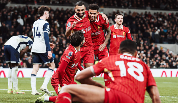 Versus / Liverpool destroza al Tottenham en su casa con un sensacional Salah