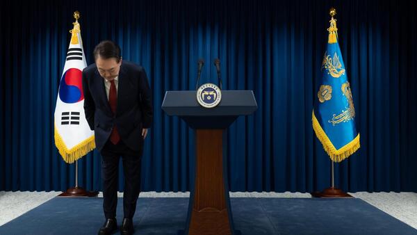 Policía surcoreana analiza los registros telefónicos del presidente Yoon