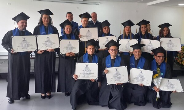 Becarios culminaron Maestrías en Docencia de Ciencias Naturales y Matemática en Colombia - .::Agencia IP::.