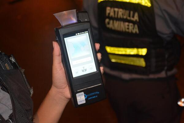 Caminera retira de las rutas a casi 60 conductores ebrios en una semana - ADN Digital