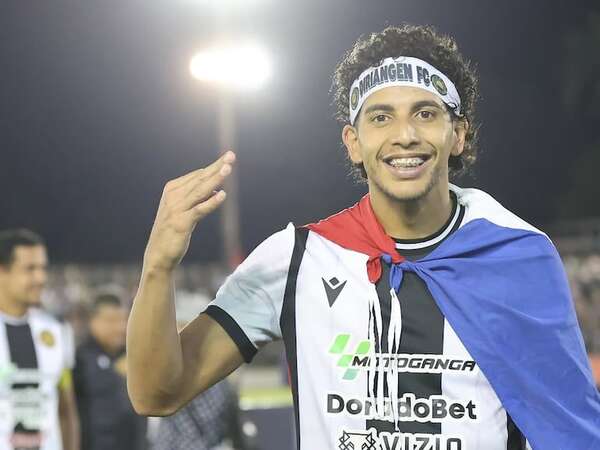Renzo Carballo es tricampeón en la Liga de Nicaragua - Fútbol Internacional - ABC Color