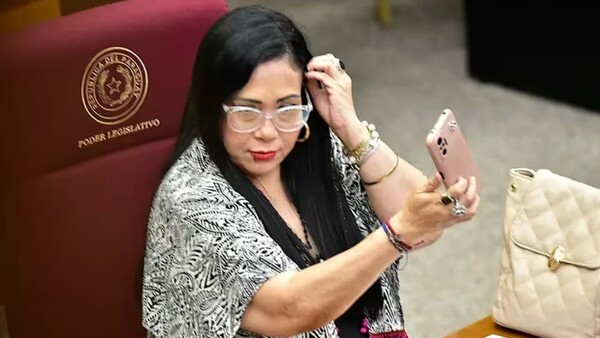 Revocan amparo contra senadora “Yami Nal” y puede bloquear a abogada