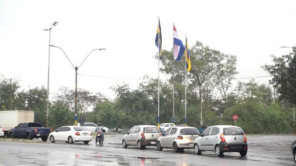 MOPC firma con Itaipú, el inicio de obras en Central y Caaguazú