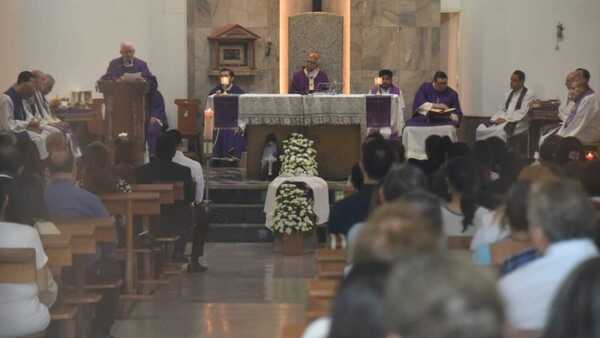 Con una última misa despiden al padre Aldo Trento antes de su entierro en la Recoleta