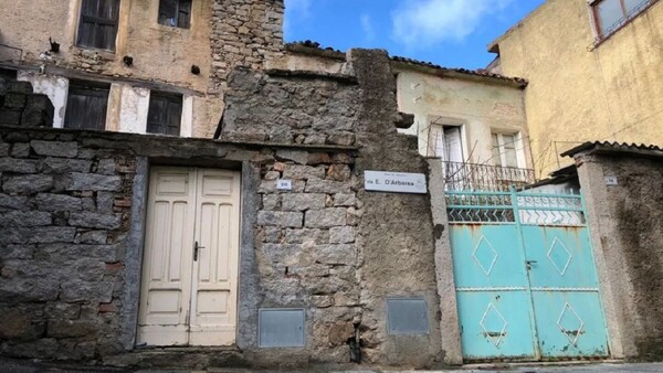 Las famosas casas desde 1 euro en un lugar increíble de Italia: ¿Qué hay detrás?