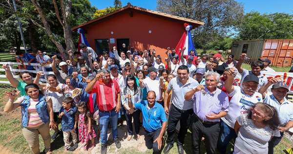 Diario HOY | Regalo de Navidad: familias reciben sus nuevas viviendas