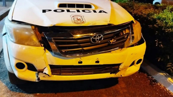 Ebrio atropella a adolescente y choca patrullera