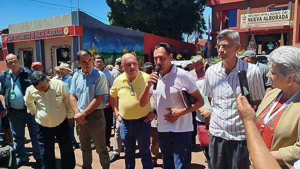 Yacyretá, autoridades y pobladores de Alborada acordaron trabajar juntos para buscar soluciones a reclamos