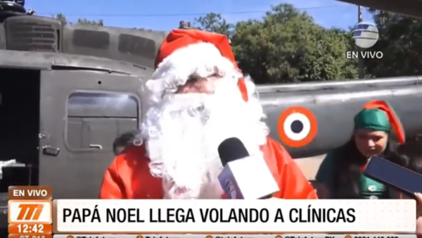 Papá Noel llegó volando al Hospital de Clínicas