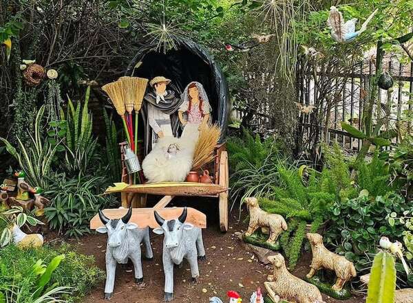 Isla Pucú: Pesebre con figuras que lucen trajes típicos de Paraguay se puede apreciar desde hoy. - Nacionales - ABC Color