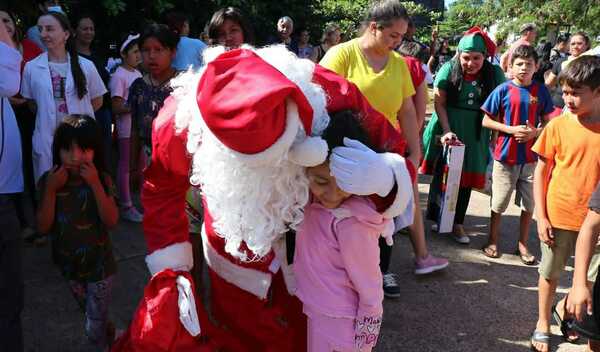 ¡La magia de la Navidad llegó al Hospital de Clínicas! - trece