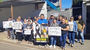 Protesta en Capiatá: Familia de víctima de feminicidio pide justicia