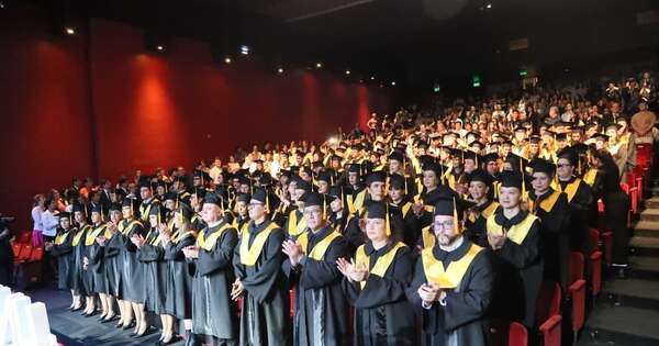 La Nación / Unibe impulsa el futuro con 300 nuevos graduados de sus programas de postgrados y formación continua