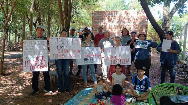 Familias de Luque denuncian a la Municipalidad por venta irregular de terreno - Nacionales - ABC Color