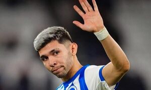 El DT de Brighton dijo que a él no le importa lo que Enciso haga en las redes