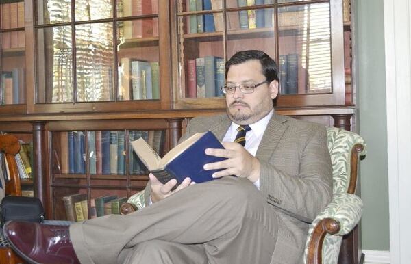 Historiador criticó que nacionalidad honoraria a Lynch sea en honor a la mujer paraguaya - Nacionales - ABC Color