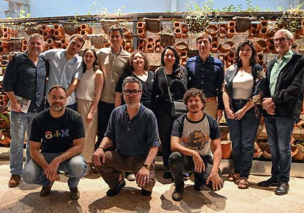 El libro Terraria fue presentado por Texo - Empresariales - ABC Color