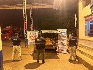 Incautan mercaderías y vehículo en Mayor Otaño