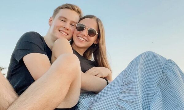 [GALERÍA] ¡Oky el amor! ¡Novia de Joshua Duerksen festejó su segundo año de amores con el piloto!