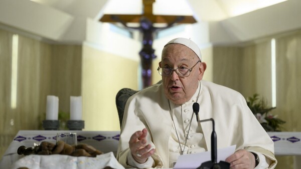 El Papa condena de nuevo "la crueldad" de los bombardeos israelíes en Gaza